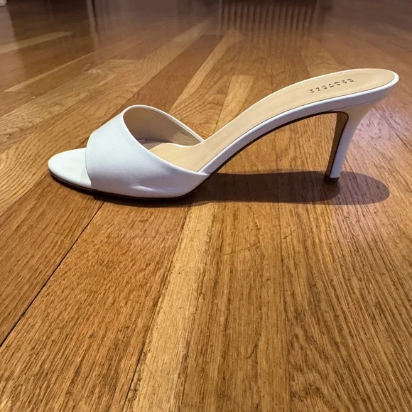 BARNEYS NEW YORK - White Leather Open Toe Heeled Mule - Size 38.5 - Picture 2 of 9